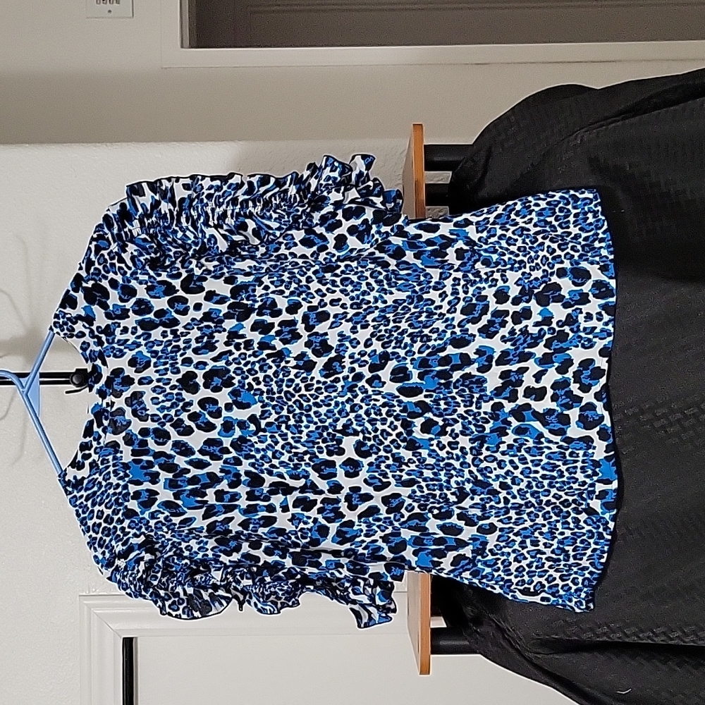 Women's Size 4 Blouse, Blue Leopard Print, EUC